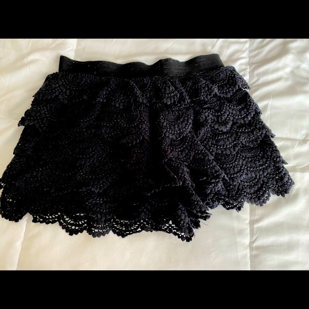 Black high waisted lace crochet shorts size small
